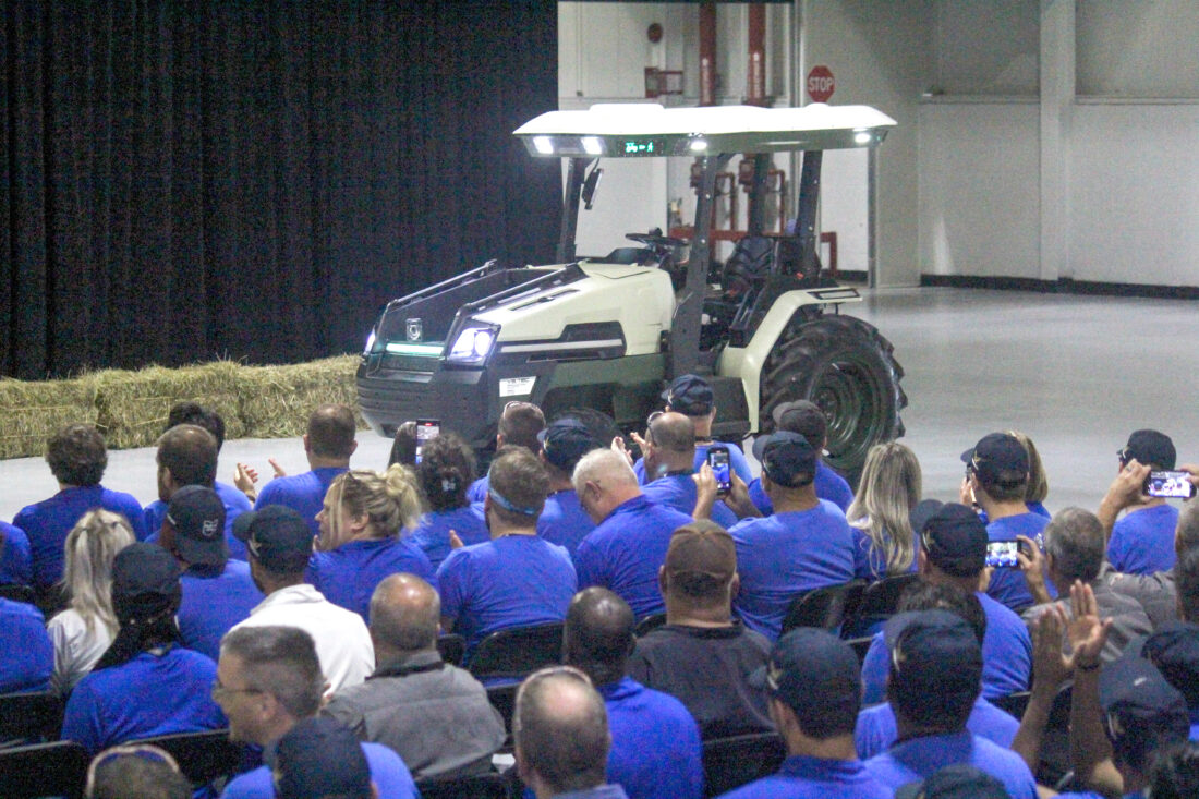 Built in Lordstown Foxconn, Monarch debut electric tractor News